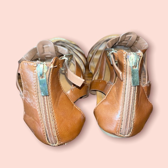 Sandals - Picture 3 of 7